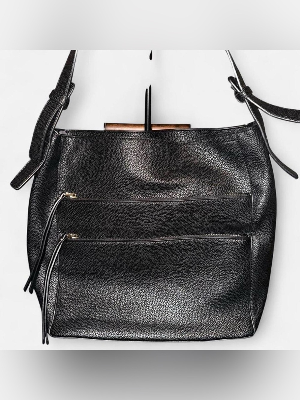 Moda Luxe Black Pebbled Leather Shoulder Bag